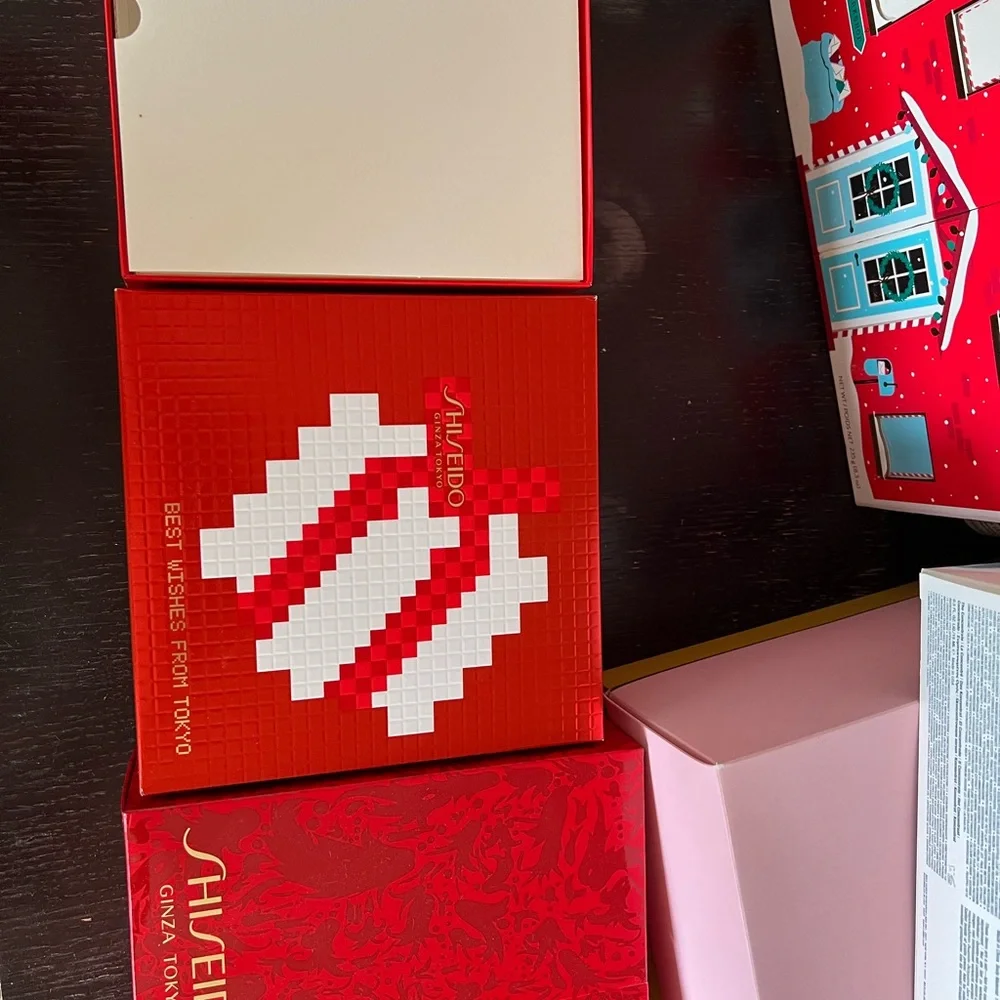 Shiseido Luxurious Gift Box
